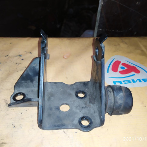 Крепление подушки ДВС Toyota 1ZZ Allion/Premio ZZT240 U341E L 12325-22150 ( EW )