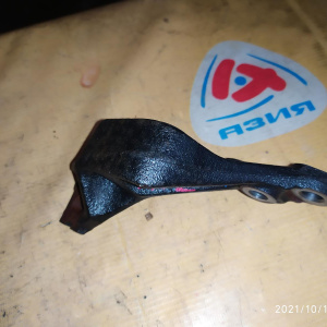 Крепление подушки ДВС Toyota 1NZ-FE Probox/Funcargo NCP55/NCP25/NCP65/NNP15/NCP85/NCP75/NCP35 4WD a/t перед, лев 12325-21070 ( ФB4DA )