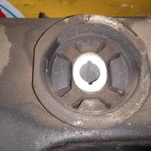 Балка Chevrolet Captiva C100 R 4WD 20943348 '2006-2010