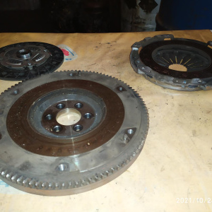 Маховик Nissan GA15-DE Pulsar N15 m/t + корзина ( диаметр диска 191 мм. )