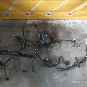 Коса ДВС Toyota 2C Caldina CT190 '12.1994-01.1996 2WD a/t A241L с эл. приводом спид., + компьютер 89551-20100 ( вакуумник на 3 цилиндре ) 82121-2L540