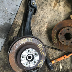 Ступица SUBARU BH5/BE5 EJ20-TT зад, лев ABS