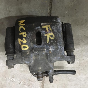 Суппорт Toyota NCP20/NCP21/NCP25/NCP30/NCP31/NCP34/NCP35/NCP58/NCP59/NCP60/NCP61/NCP65 Funcargo/ist перед, прав 47730-52020