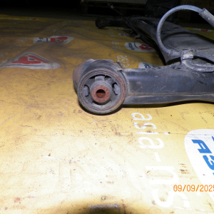 Балка Toyota SCP10/SCP11/SCP13/NCP10/NCP12 Platz/Vitz ABS DRAM. В сборе с тросами ручника. R