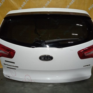 Дверь задняя KIA Sportage SL '2010-2016 фонари до рест. спойлер, камера (вмятины)