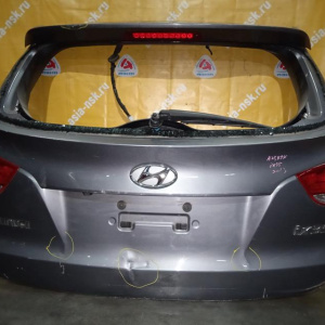 Дверь задняя Hyundai Tucson/ix35 LM/TM '2009-2015 без стекла, фонари до рест. спойлер (вмятины)