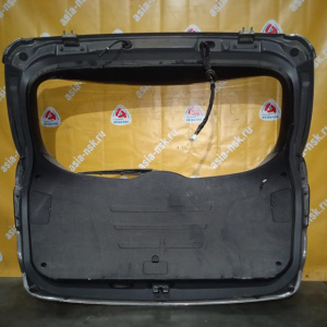 Дверь задняя Hyundai Tucson/ix35 LM/TM '2009-2015 без стекла, фонари до рест. спойлер (вмятины)