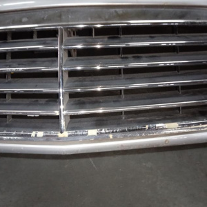 Капот Mercedes CLK-Class W208/A208/C208 с решёткой (вмятины)