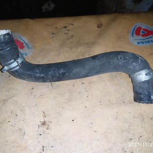 Патрубок  радиатора Toyota 16572-74250 RAV4 SXA11 3S-FE R н F