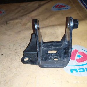 Крепление подушки ДВС Toyota 1AZ-FE/2AZ-FE RAV4 ACA31 4WD m/t зад. R