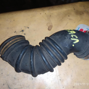 Гофра впускного коллектора Toyota 3ZZ/4ZZ Corolla ZZE121 резиновая ( механическая заслонка ) 17881-22070