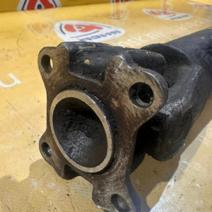 Кардан TOYOTA KDJ95/KDN185 Land Cruiser Prado/Hilux Surf F ДЕФЕКТ (ДЛИНА БЕЗ ПЕР/ФЛЯНЦА 58 СМ ) PN05