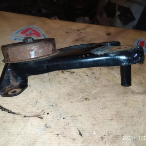 Натяжитель ремня генератора Mitsubishi 6G72 Pajero/Montero V23 12 VALVE трамблерный