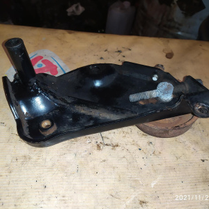 Натяжитель ремня генератора Mitsubishi 6G72 Pajero/Montero V23 12 VALVE трамблерный