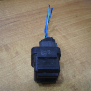 Реле вентиляторов радиатора Toyota Avensis AZT250 85925-20010