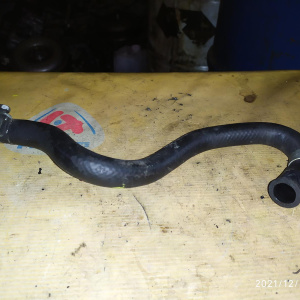 Шланг гидроусилителя Nissan G10/Y11/B15 Bluebird Sylphy QG13/QG15/QG18 с бачка на гур 497174M400
