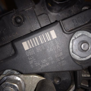 Генератор Audi CDHB/CDNC A4 B8/8K2/8K5 '2000-2005 1.8L 2.0L TFSI 14V 140A 0124525113 VAG 06H903016L
