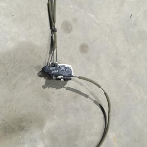 Замок двери Nissan ZE0 Leaf зад, лев