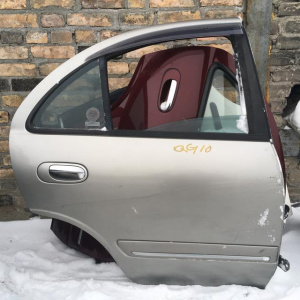 Дверь боковая NISSAN Bluebird Sylphy QG10 зад, прав хром снизу (цена за голое железо)
