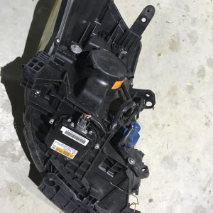 Фара NISSAN P7780 лев Tiida C11