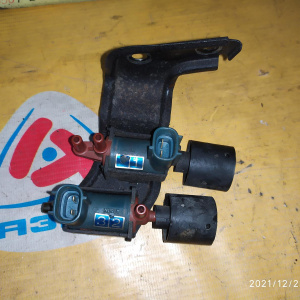 Клапан вакуумный Toyota 85440-42011 RAV4 SXA10 3S-FE трамбл. крепление + 2 датчика, на вакуумник раздатки мкпп