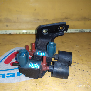 Клапан вакуумный Toyota 85440-42011 RAV4 SXA10 3S-FE трамбл. крепление + 2 датчика, на вакуумник раздатки мкпп