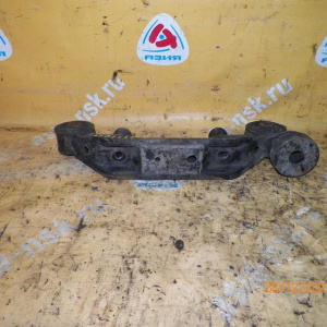 Подушка редуктора Toyota Harrier MCU15 4WD 52380-48010