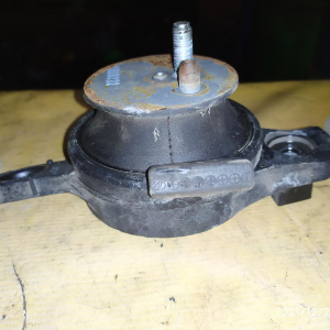 Подушка двигателя Subaru FB16/FB20 Forester/Impreza/Levorg SJ5/GJ6/GP7/VM4 перед, прав 41022-FJ010