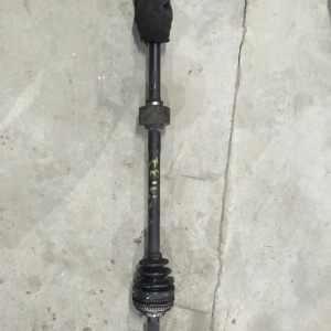 Привод TOYOTA AE100/AE110/AT190/ET196/AT210 перед, прав ABS (без внутр.стакана,дефект наружнего пыльника)