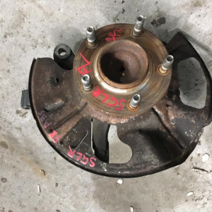 Ступица Mazda SGLR/SGLW Bongo Friendee перед, лев 2WD ABS голая