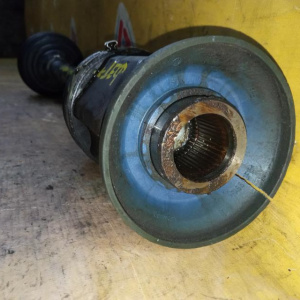 Привод Volkswagen 5N1 Tiguan CAWA перед, прав 2.0 TSI 4WD 6AT AQ450 (дефект внутреннего пыльника) 5N0407764J