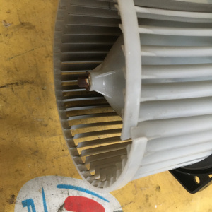 Моторчик печки NISSAN Y11/U30/C35/C24 (Дефект крыльчатки)