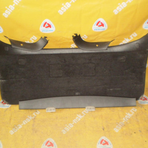 Обшивка двери багажника Toyota Caldina ZZT240 (4 Штуки)