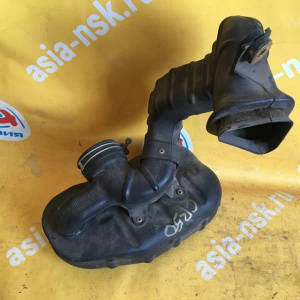 Воздухозаборник Toyota Lite Ace Noah/Town Ace Noah CR50 2C-E/3C-E нижний 52812-28050  52811-28050