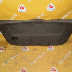 Обшивка двери багажника Toyota Yaris KSP90 67750-52080