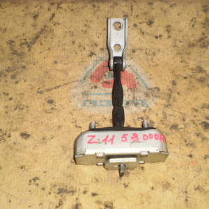 Ограничитель двери Nissan Cube Z11 (На 5-ю дверь)