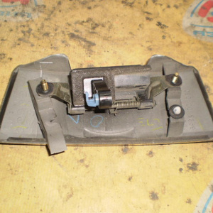 Накладка 5-й двери Toyota Passo KGC10 (с ручкой) Дефект 69250-B1050