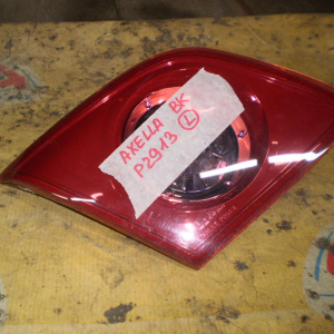 Вставка между стопов Mazda Axela BK P2913 зад, лев