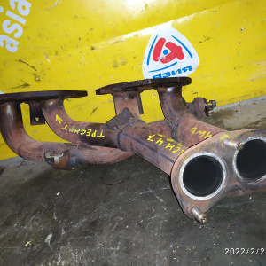 Коллектор выпускной Toyota 3RZ-FE Hiace Regius RCH41/RCH47 ЖЕЛЕЗНЫЙ трещина на втором цилиндре С ОТВЕРСТИЕМ ПОД ЕГР 17141-75060 / 17141-75061
