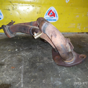 Коллектор выпускной Toyota 3RZ-FE Hiace Regius RCH41/RCH47 ЖЕЛЕЗНЫЙ трещина на втором цилиндре С ОТВЕРСТИЕМ ПОД ЕГР 17141-75060 / 17141-75061