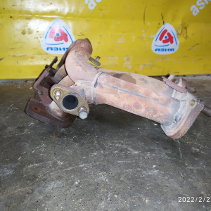 Коллектор выпускной Toyota 3RZ-FE Hiace Regius RCH41/RCH47 ЖЕЛЕЗНЫЙ трещина на втором цилиндре С ОТВЕРСТИЕМ ПОД ЕГР 17141-75060 / 17141-75061