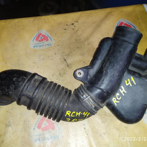 Гофра впускного коллектора Toyota 3RZ-FE Hiace Regius RCH41/RCH47 2 части 17882-75070 + 17860-75030