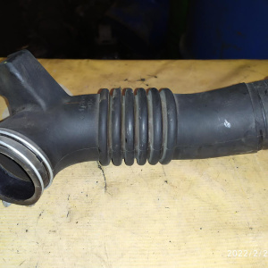Гофра впускного коллектора Toyota 3S-FE Crown SXS13 резиновая 17881-7A120