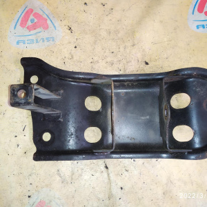 Крепление подушки ДВС Mazda WL Bongo Friendee SGLR '09.1999- 4WD a/t зад верх акпп=мкпп R в S54V39350