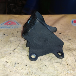 Крепление подушки ДВС Toyota 1GR Hilux Surf GGN15 перед перед, прав