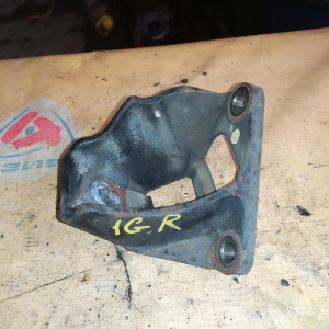 Крепление подушки ДВС Toyota 1GR Hilux Surf GGN15 перед перед, лев