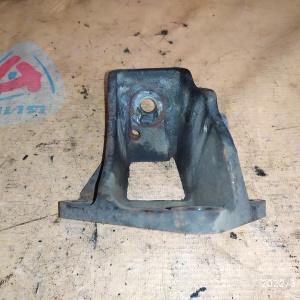 Крепление подушки ДВС Toyota 1GR Hilux Surf GGN15 перед перед, лев