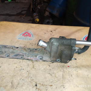 Корпус термостата Toyota Harrier MCU38 3MZ VVT-i алюминиевая между гбц ( тройник )