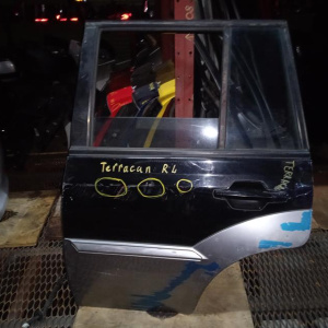 Дверь боковая Hyundai Terracan HP/EF '2001-2007 зад, лев в сборе, с накладкой до 2004 (дефект, вмятины)