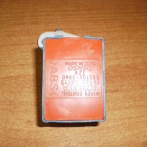 Блок управления Toyota Land Cruiser UZJ100 85940-60110